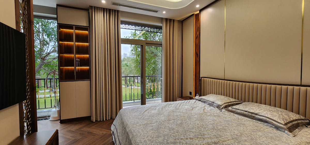 Phòng ngủ biệt thự before after được thiết kế tối ưu công năng, mang đến không gian nghỉ ngơi sang trọng, riêng tư và thư giãn.